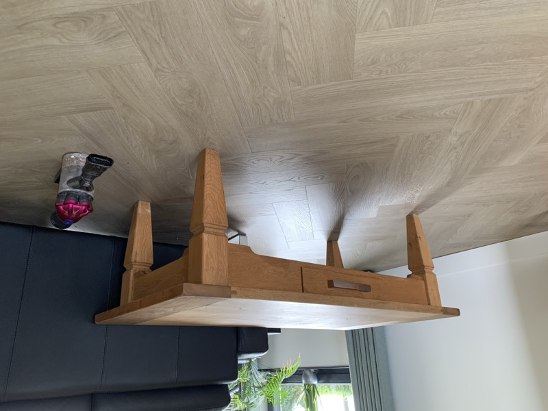 Eiken salontafel voor restauratie